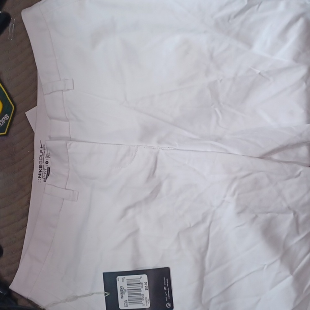 Nike Women's sz 6 golf shorts $85 - Picture 3 of 6